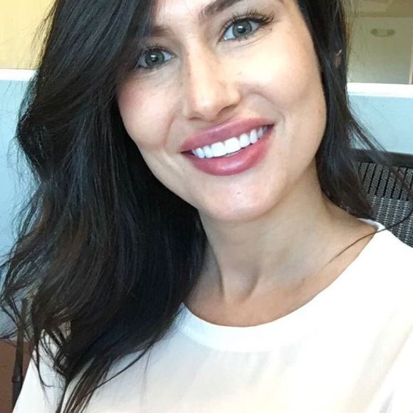 Meet your Posher, Lisa - Picture 1 of 1